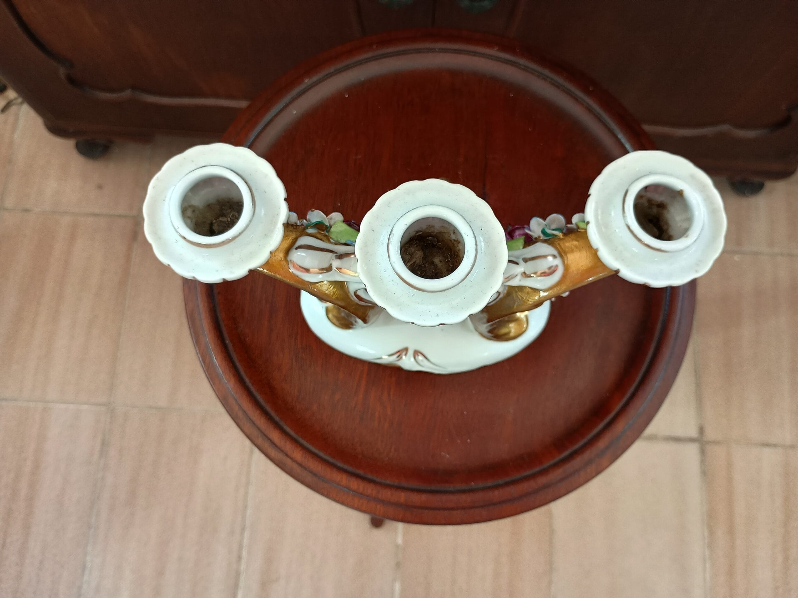 Candelabro de três velas em porcelana - Imagem 2
