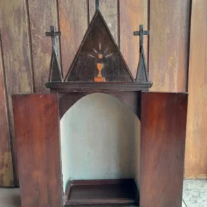 Antigo Oratório Em Madeira