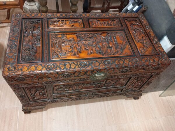 Baú chinês esculpido - Image 3