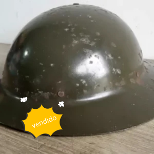 Capacete de guerra modelo inglês