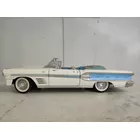 Miniatura Pontiac Bonneville 1:18 Signature