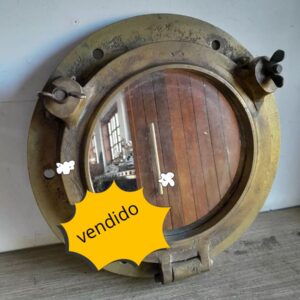 Antiga Escotilha De Navio Em Bronze