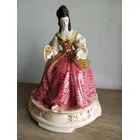 Antiga Estátua Dama Da Corte Em Porcelana Tasca