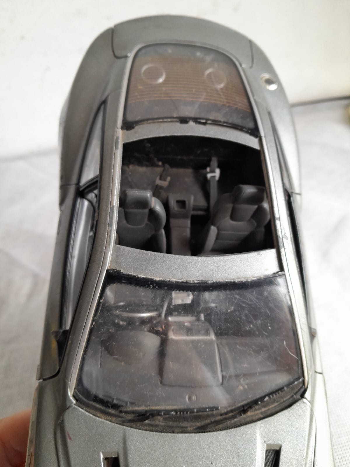 Miniatura Aston Martin V12 Vanquish #373 - Imagem 6