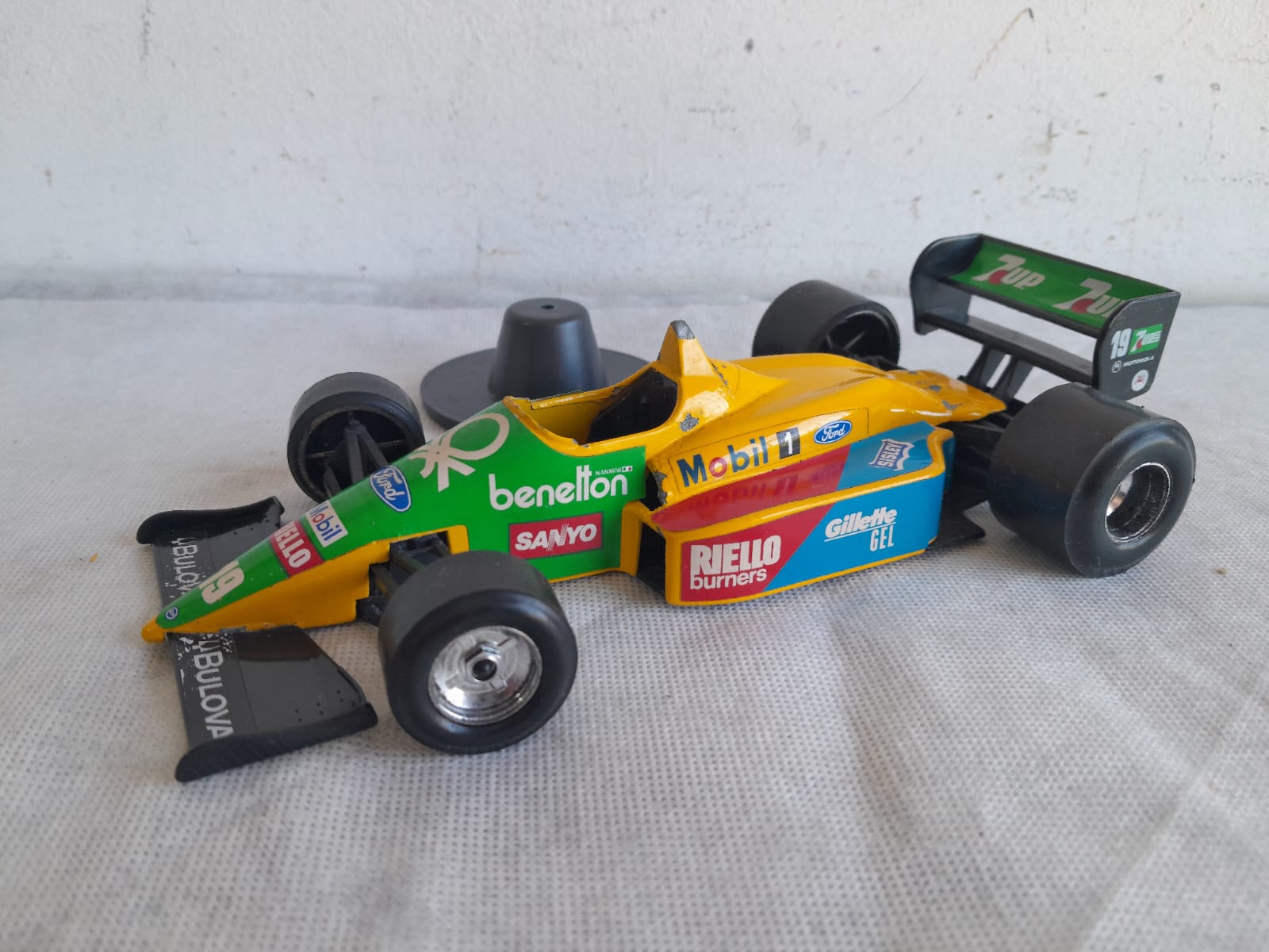Miniatura Benetton Ford B 188 Bburago #688